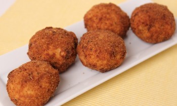 Homemade Rice Balls ( Arancini ) Recipe – Laura Vitale – Laura in the Kitchen Episode 452