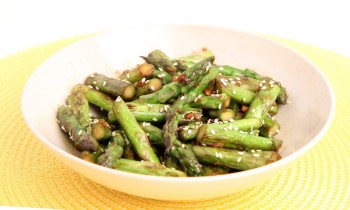 Garlic Sesame Stir Fried Asparagus Recipe – Laura Vitale – Laura in the Kitchen Episode 883