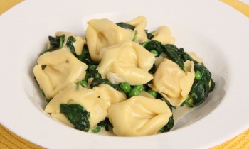 Tortellini with Spinach and Peas Recipe – Laura Vitale – Laura in the Kitchen Episode 900